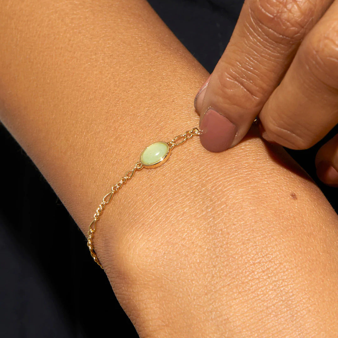 Simple Green Dongling Bracelet